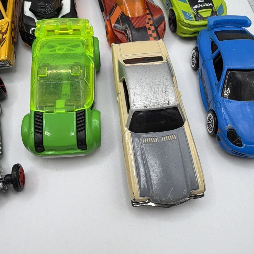 Lot 30 Hot Wheels Matchbox Diecast Cars Trucks Mixed Bundle Toy Vehicles 2010 Up